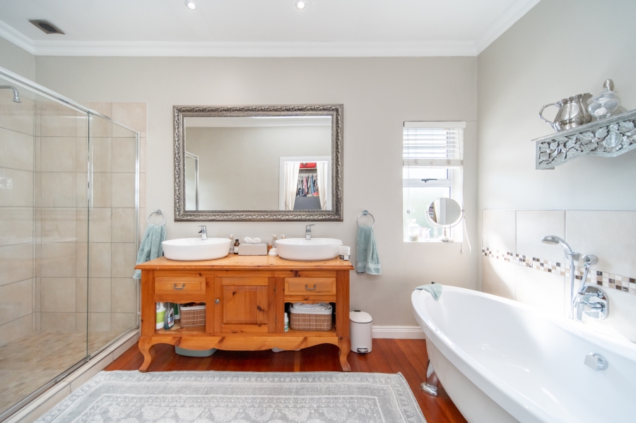 5 Bedroom Property for Sale in Selborne Eastern Cape